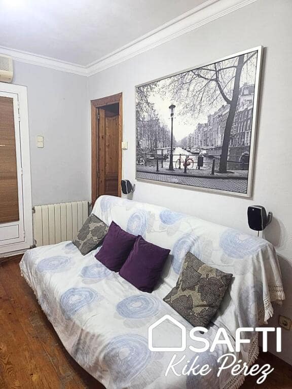 2 soveværelse Penthouse til salg i L'Hospitalet de Llobregat - € 136.000 (Ref: 9422238)