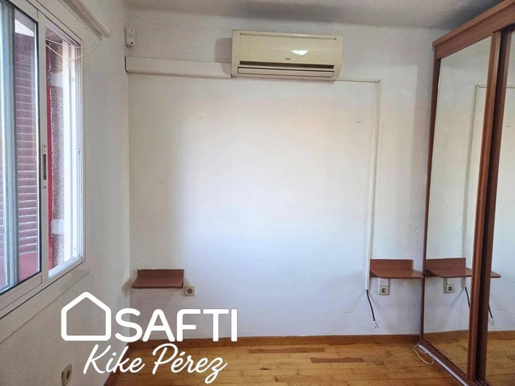 2 soveværelse Penthouse til salg i L'Hospitalet de Llobregat - € 136.000 (Ref: 9422238)