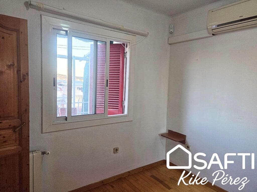 2 soveværelse Penthouse til salg i L'Hospitalet de Llobregat - € 136.000 (Ref: 9422238)