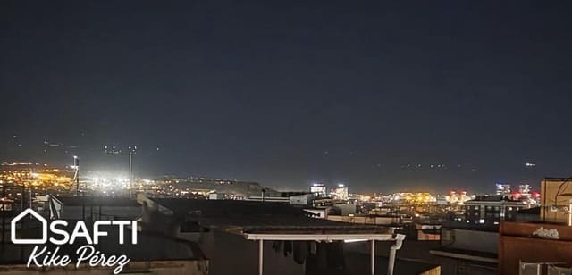 2 soveværelse Penthouse til salg i L'Hospitalet de Llobregat - € 136.000 (Ref: 9422238)