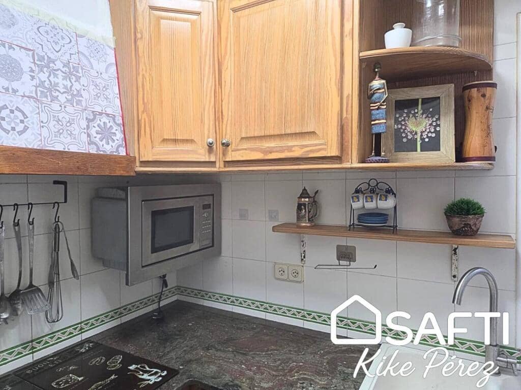 2 soveværelse Penthouse til salg i L'Hospitalet de Llobregat - € 136.000 (Ref: 9422238)