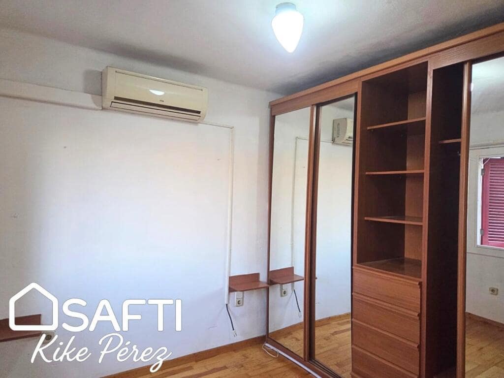 2 soveværelse Penthouse til salg i L'Hospitalet de Llobregat - € 136.000 (Ref: 9422238)