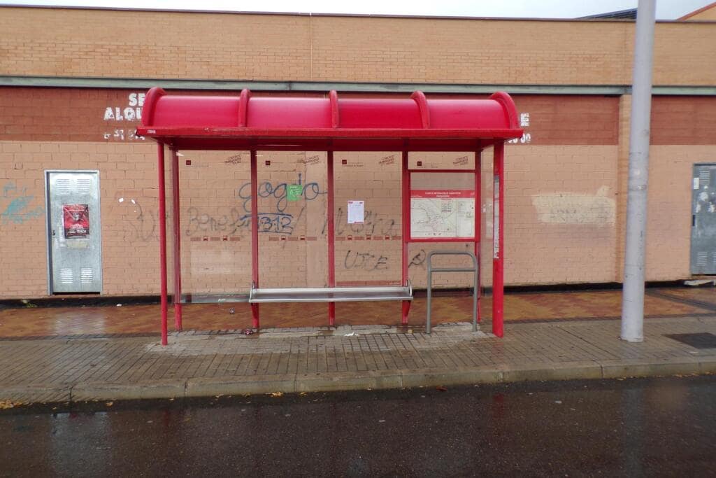 Komercyjne na sprzedaż w Ciempozuelos - 180 000 € (Ref: 9422239)