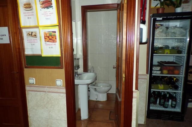 Komercyjne na sprzedaż w Ciempozuelos - 180 000 € (Ref: 9422239)