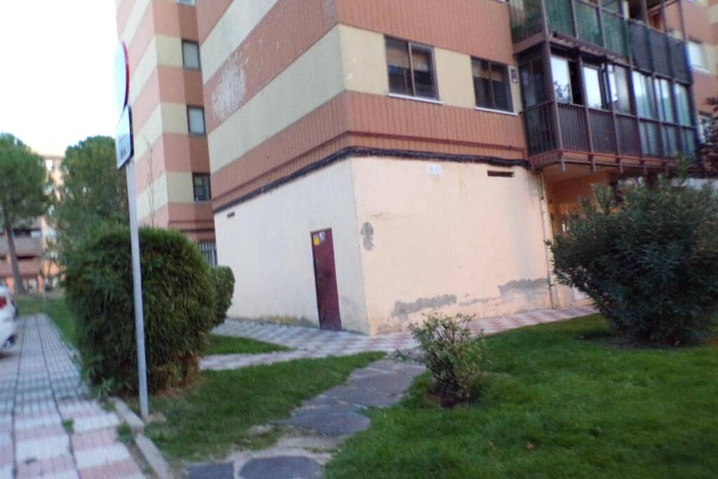 Komercyjne na sprzedaż w Ciempozuelos - 180 000 € (Ref: 9422239)