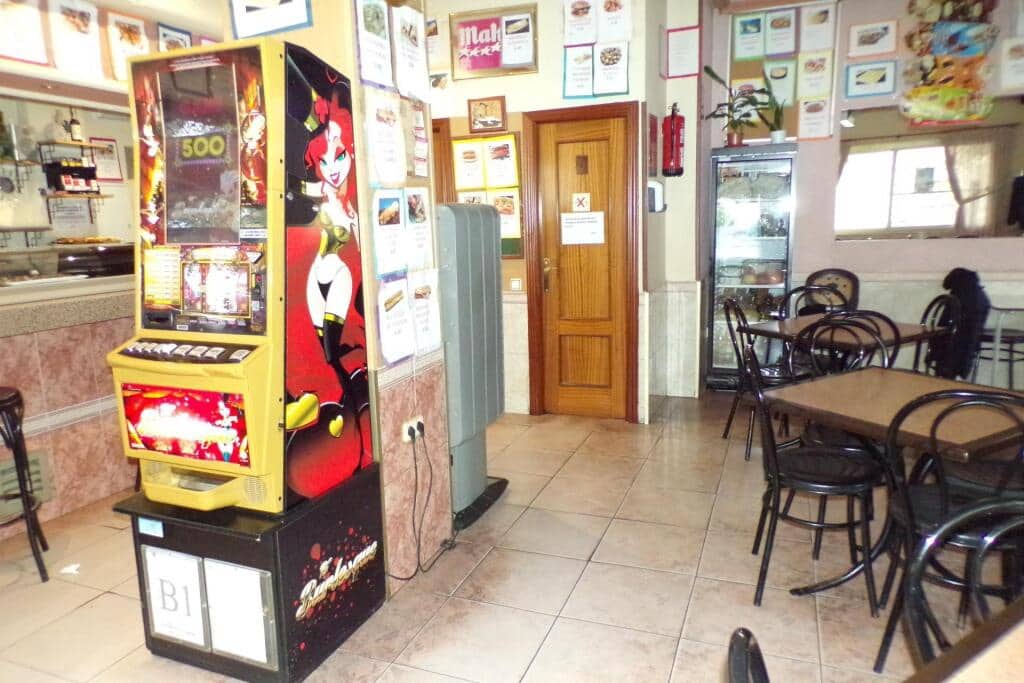 Komercyjne na sprzedaż w Ciempozuelos - 180 000 € (Ref: 9422239)