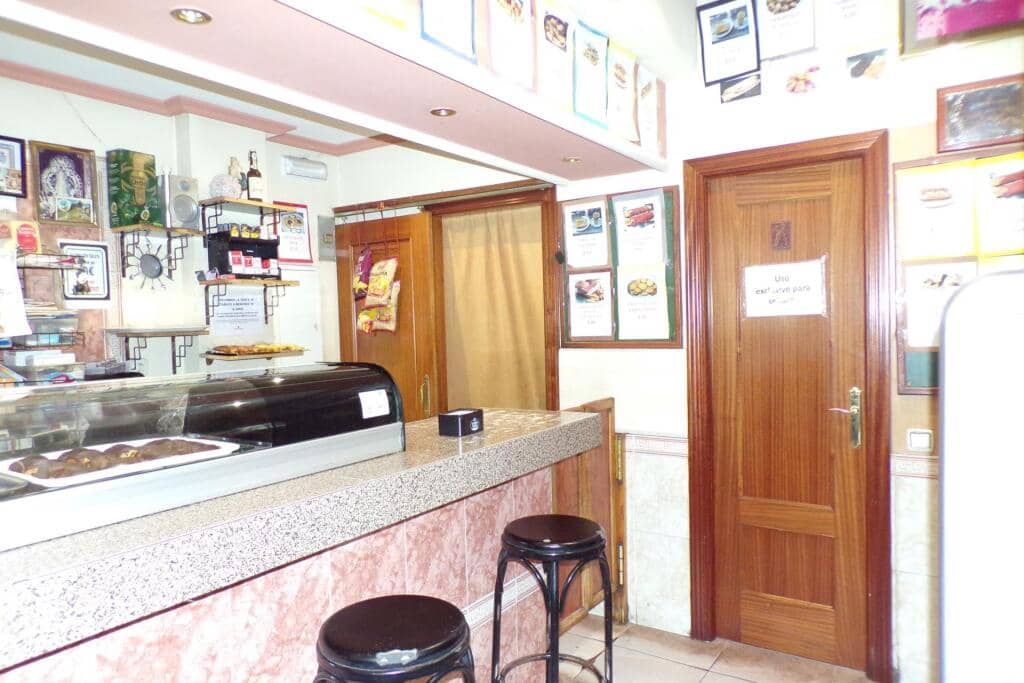 Komercyjne na sprzedaż w Ciempozuelos - 180 000 € (Ref: 9422239)