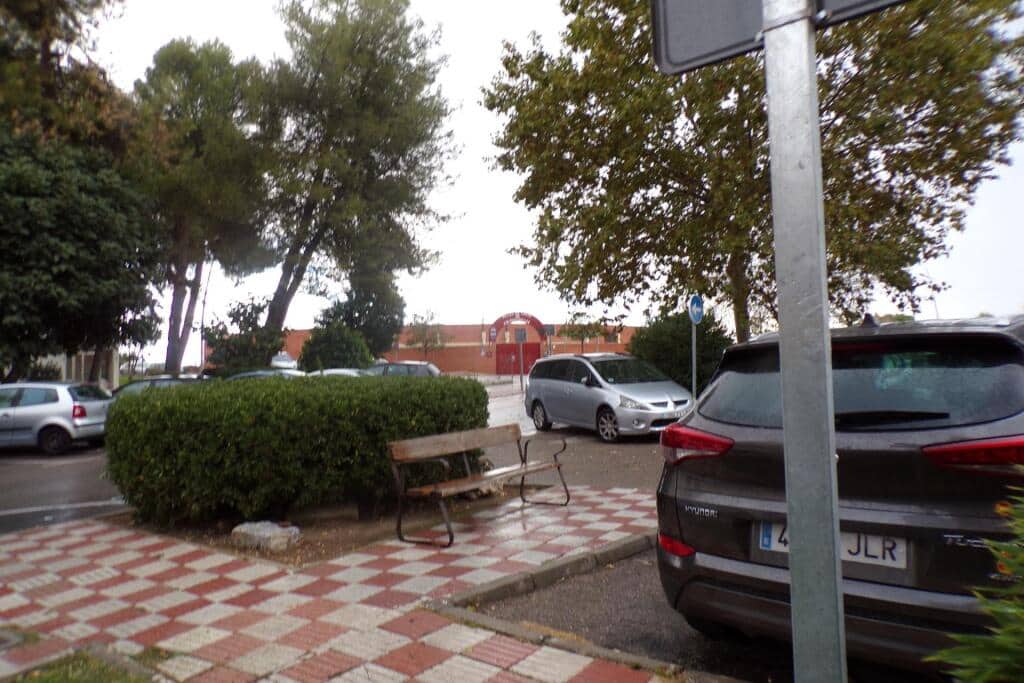 Komercyjne na sprzedaż w Ciempozuelos - 180 000 € (Ref: 9422239)