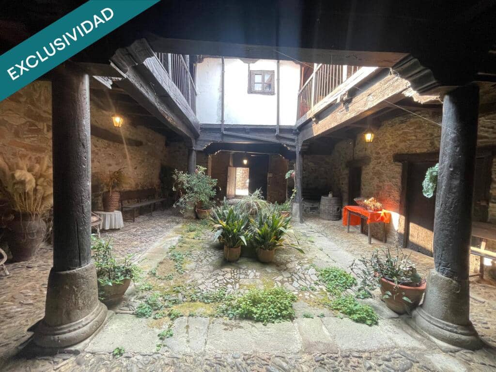 5 bedroom Finca/Country House for sale in San Esteban de Valdueza - € 210,000 (Ref: 9422241)