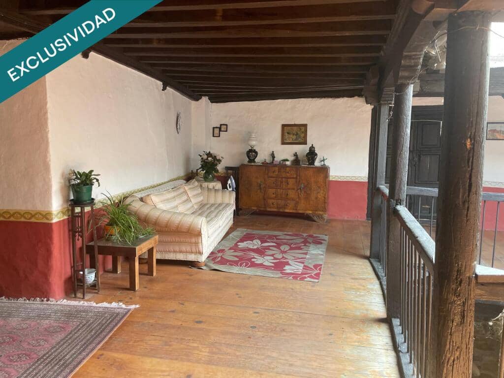 5 bedroom Finca/Country House for sale in San Esteban de Valdueza - € 210,000 (Ref: 9422241)