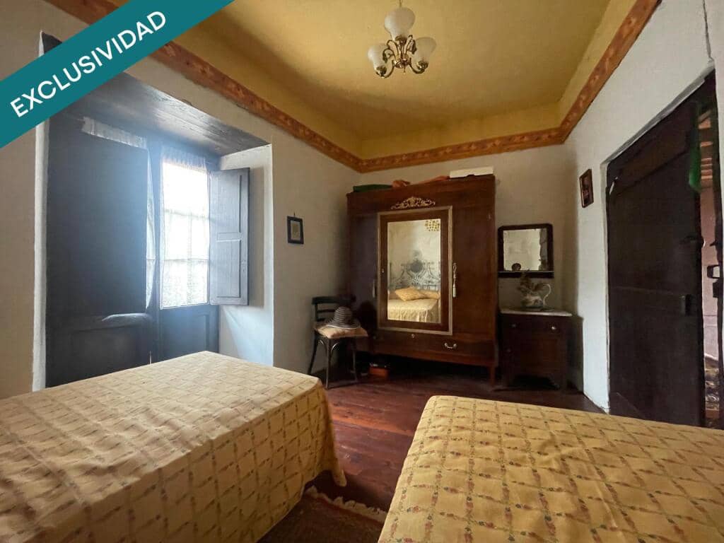 5 bedroom Finca/Country House for sale in San Esteban de Valdueza - € 210,000 (Ref: 9422241)