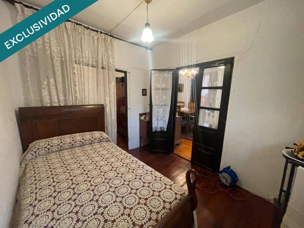 5 bedroom Finca/Country House for sale in San Esteban de Valdueza - € 210,000 (Ref: 9422241)