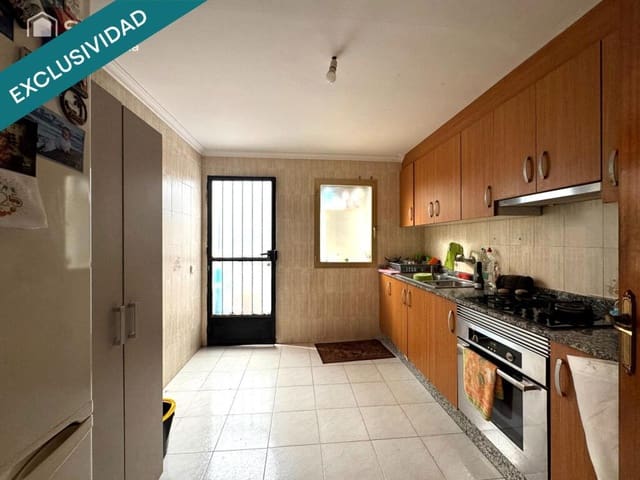 Adosado de 4 habitaciones en Pinoso en venta con garaje - 99.900 € (Ref: 9422243)