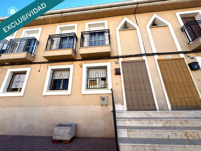 4 bedroom Terraced Villa for sale in Pinoso with garage - € 99,900 (Ref: 9422243)