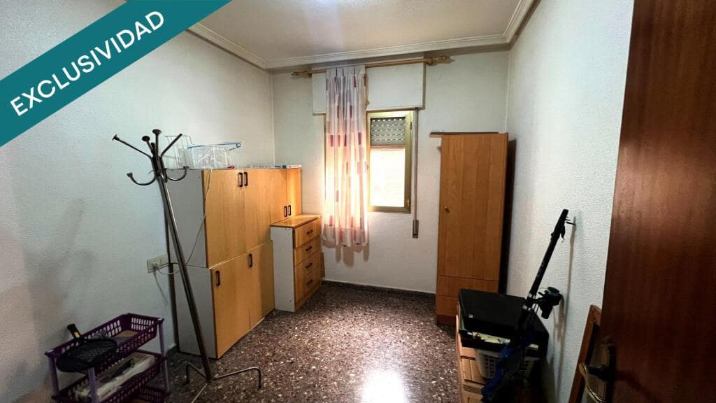 4 makuuhuone Rivitalo myytävänä paikassa Pinoso mukana 
autotalli - 99 900 € (Ref: 9422243)