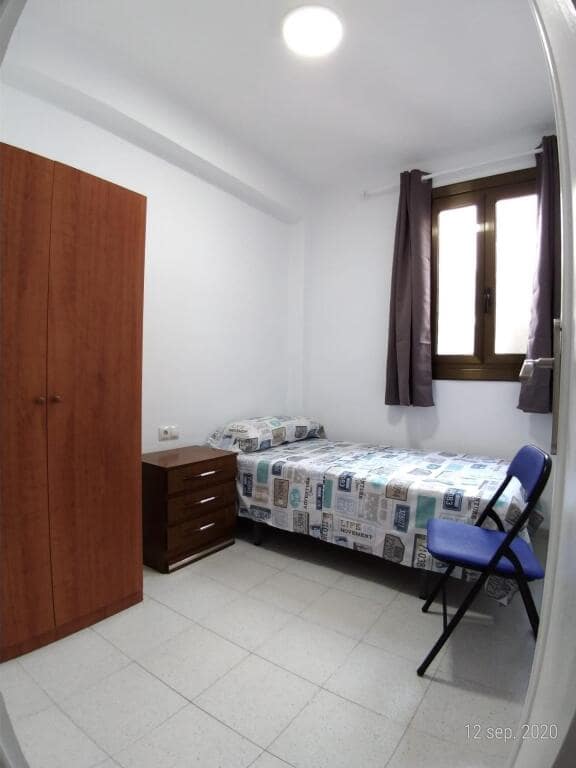 4 bedroom Apartment for sale in Castello de la Plana - € 132,000 (Ref: 9422245)