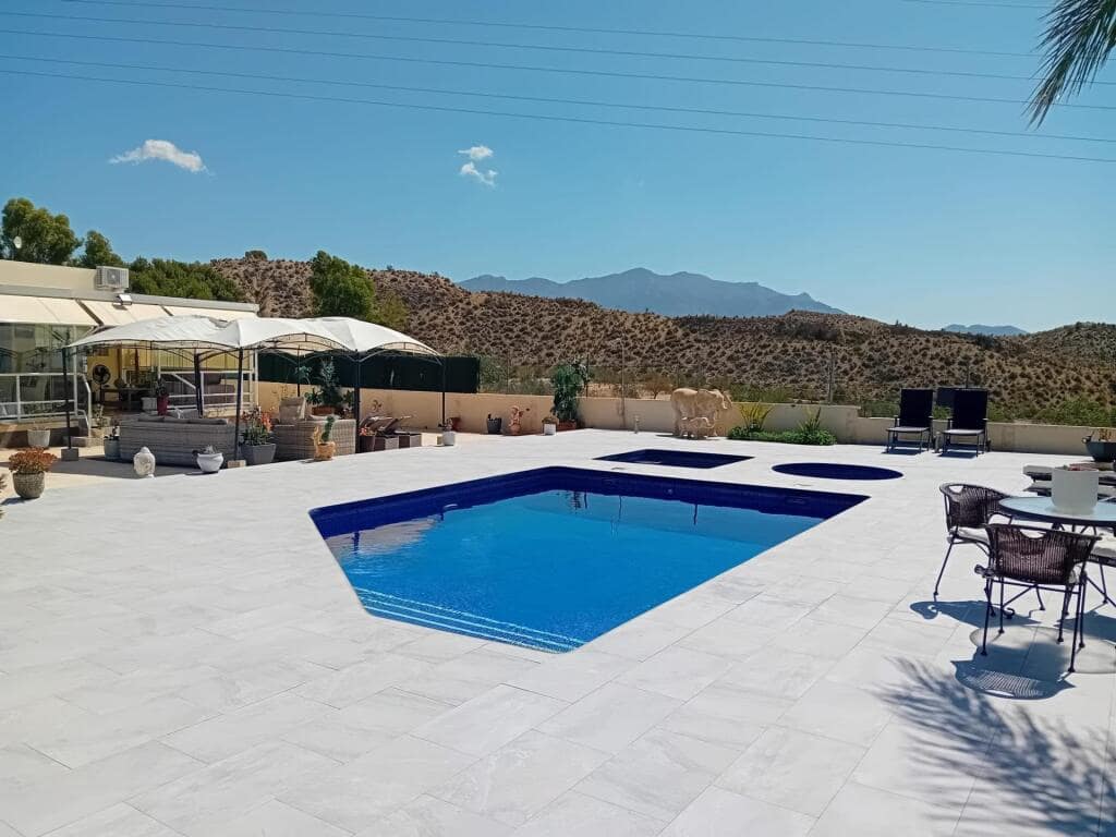 5 bedroom Villa for sale in Jijona / Xixona - € 469,000 (Ref: 9422247)