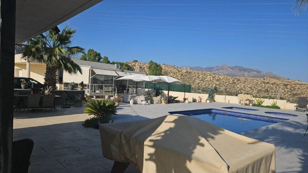 5 bedroom Villa for sale in Jijona / Xixona - € 469,000 (Ref: 9422247)