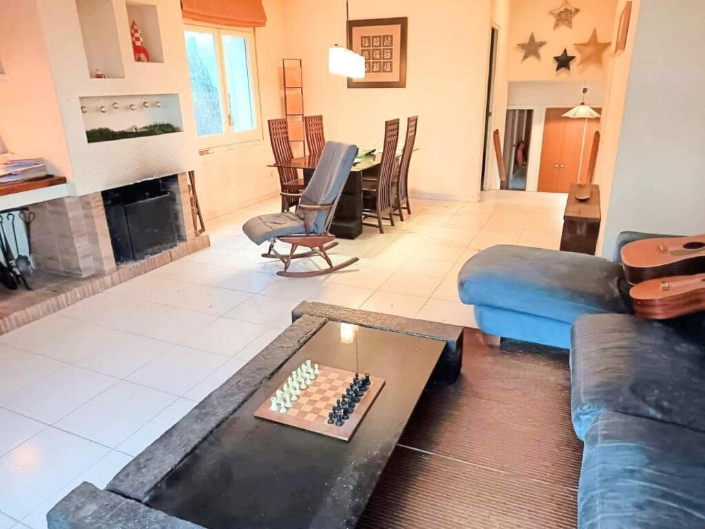 5 bedroom Villa for sale in Sant Cebria de Vallalta with pool garage - € 430,000 (Ref: 9427072)