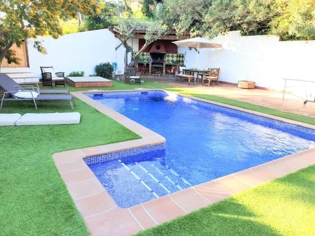 5 bedroom Villa for sale in Sant Cebrià de Vallalta with pool garage - € 430,000 (Ref: 9427072)