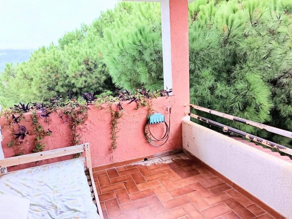 5 bedroom Villa for sale in Sant Cebria de Vallalta with pool garage - € 430,000 (Ref: 9427072)