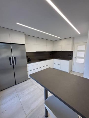 4 slaapkamer Villa te koop in Calella met zwembad garage - € 659.000 (Ref: 9427073)