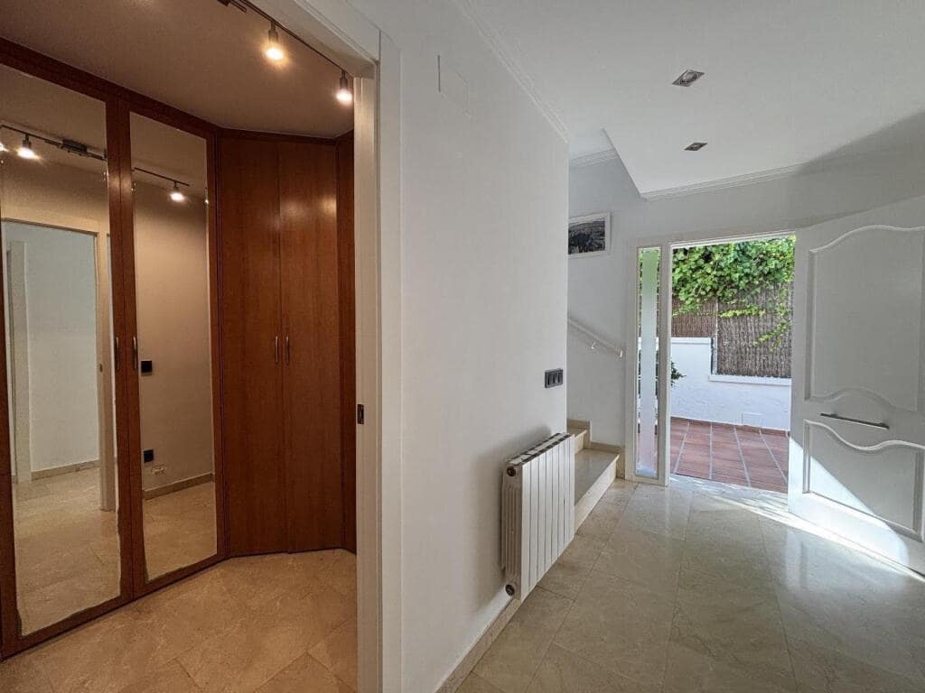 4 slaapkamer Villa te koop in Calella met zwembad garage - € 659.000 (Ref: 9427073)