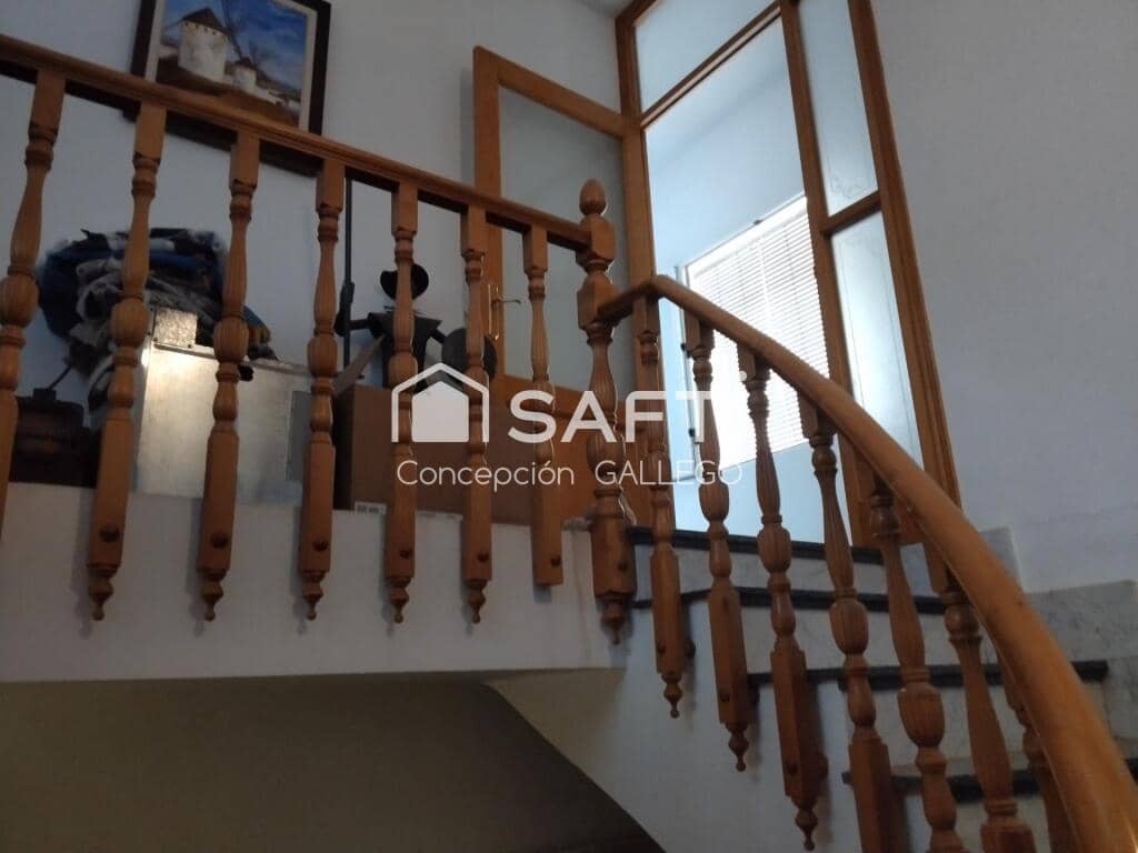 6 bedroom Villa for sale in Campo de Criptana - € 160,000 (Ref: 9427075)