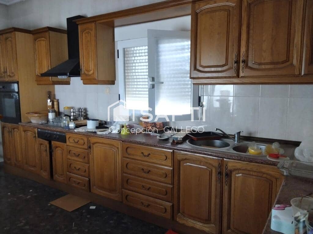 6 bedroom Villa for sale in Campo de Criptana - € 160,000 (Ref: 9427075)