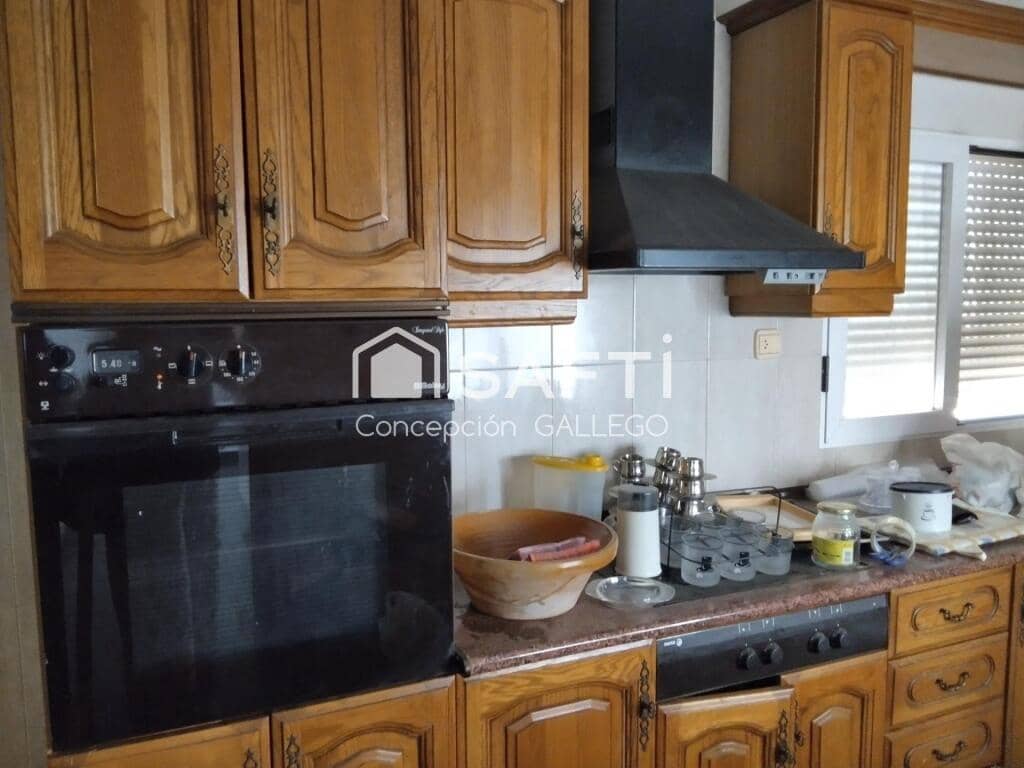 6 bedroom Villa for sale in Campo de Criptana - € 160,000 (Ref: 9427075)