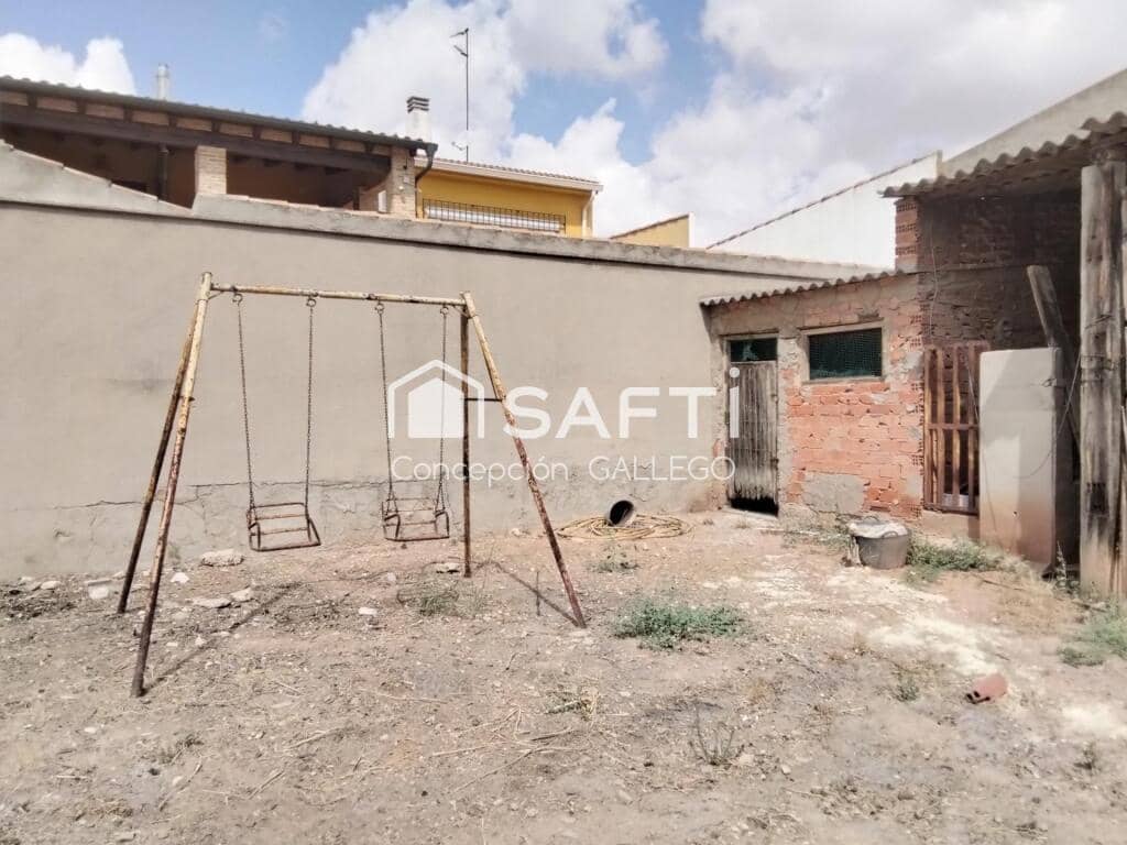 6 bedroom Villa for sale in Campo de Criptana - € 160,000 (Ref: 9427075)