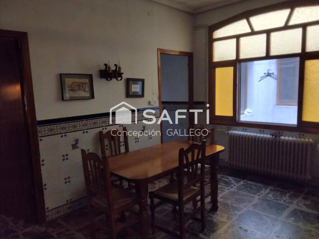 6 bedroom Villa for sale in Campo de Criptana - € 160,000 (Ref: 9427075)