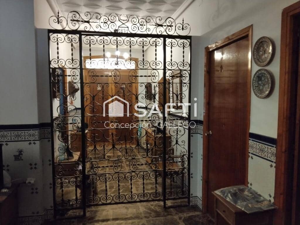 6 bedroom Villa for sale in Campo de Criptana - € 160,000 (Ref: 9427075)