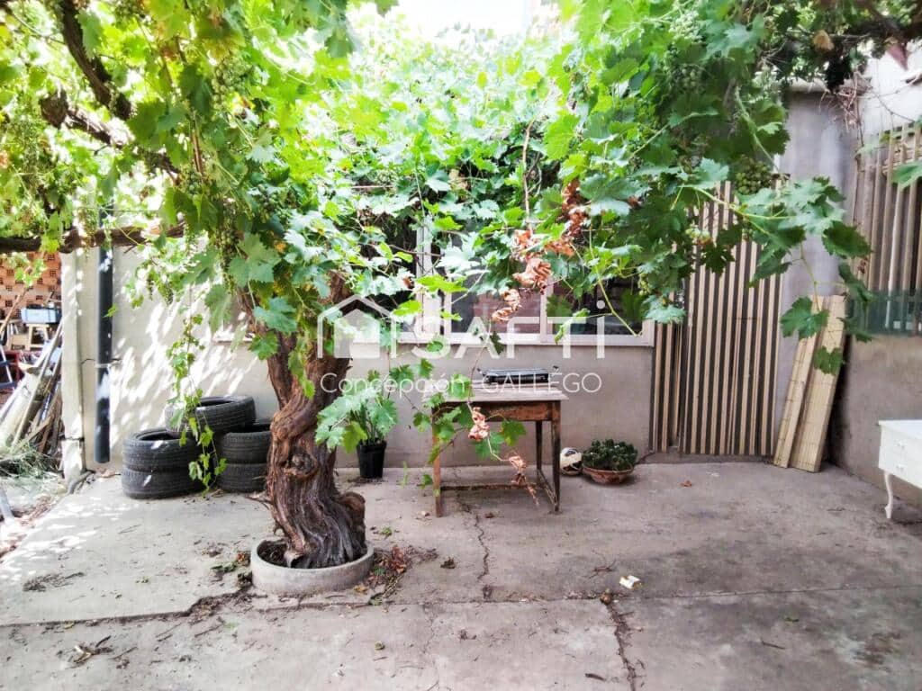 6 bedroom Villa for sale in Campo de Criptana - € 160,000 (Ref: 9427075)