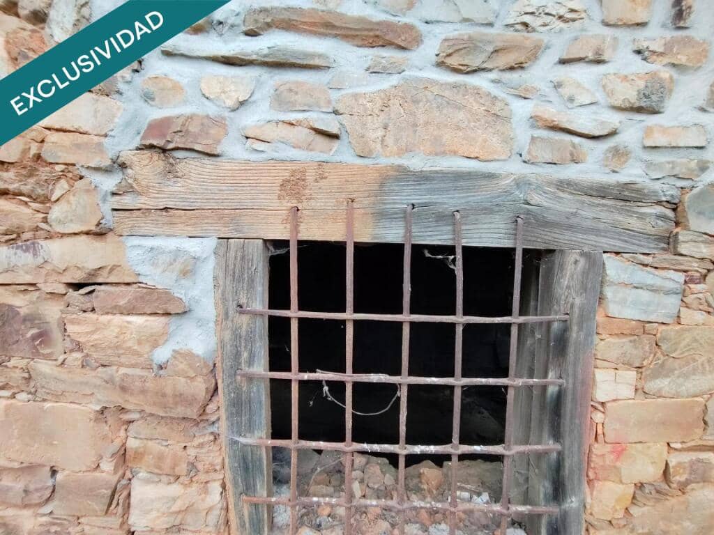 8 soverom Finca/Herregård til salgs i Carracedelo - € 55 000 (Ref: 9427079)