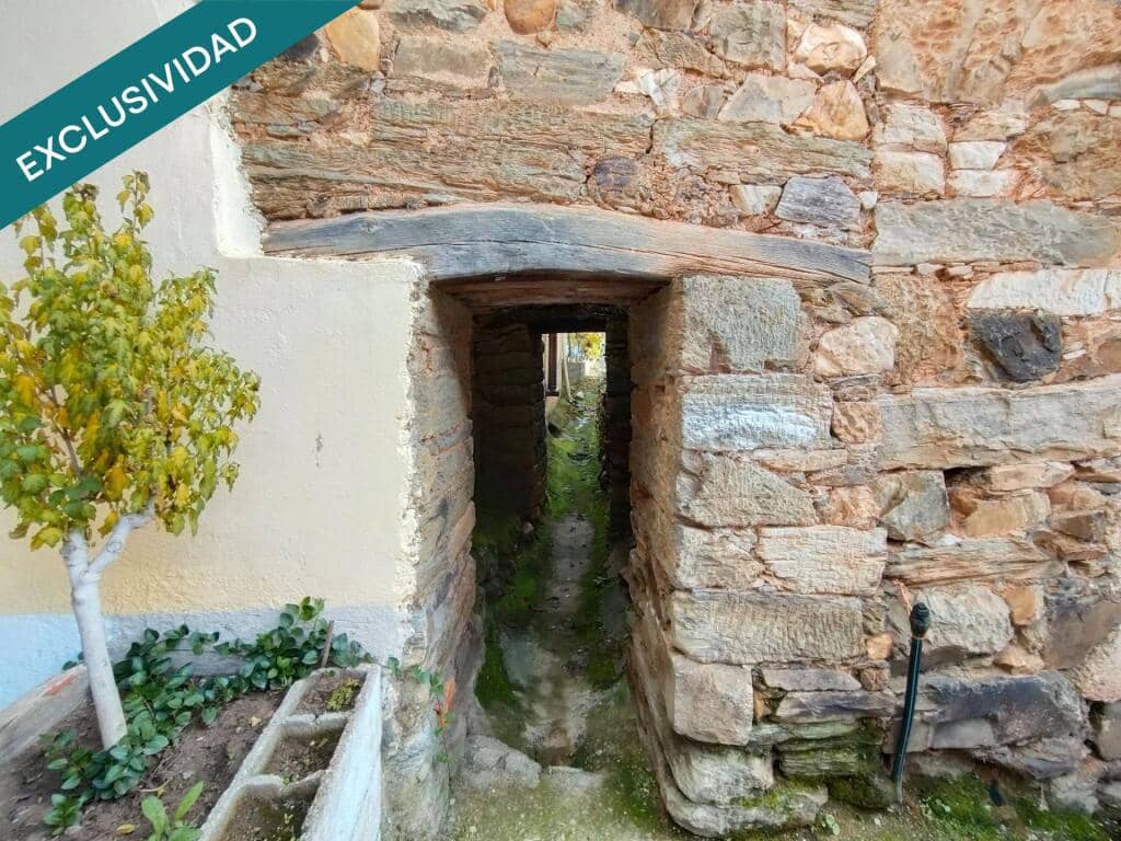 8 soverom Finca/Herregård til salgs i Carracedelo - € 55 000 (Ref: 9427079)