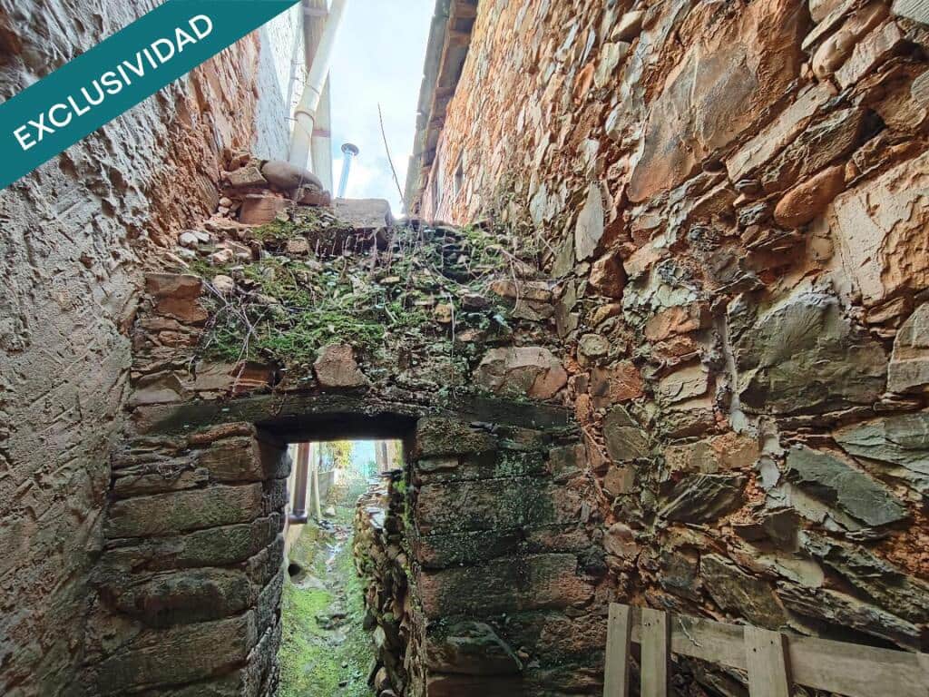 8 soverom Finca/Herregård til salgs i Carracedelo - € 55 000 (Ref: 9427079)