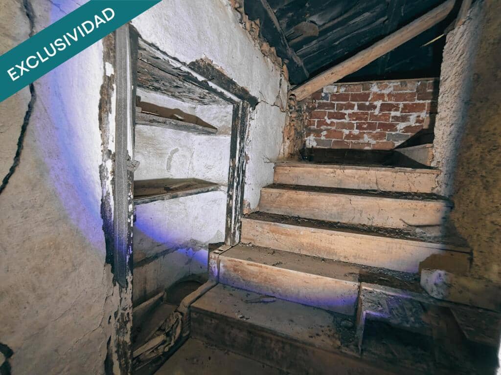 8 soverom Finca/Herregård til salgs i Carracedelo - € 55 000 (Ref: 9427079)