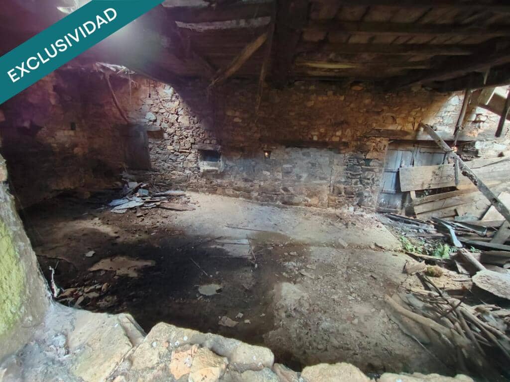 8 soverom Finca/Herregård til salgs i Carracedelo - € 55 000 (Ref: 9427079)