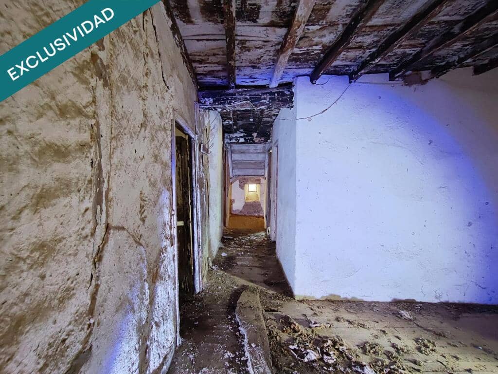 8 soverom Finca/Herregård til salgs i Carracedelo - € 55 000 (Ref: 9427079)