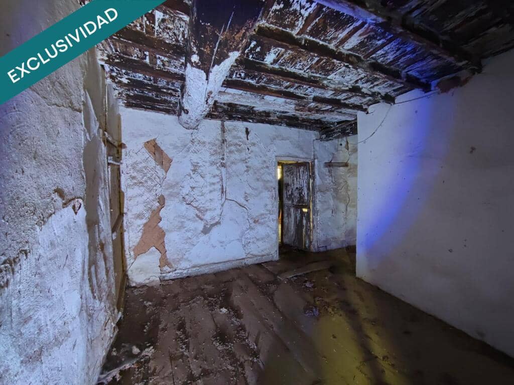 8 soverom Finca/Herregård til salgs i Carracedelo - € 55 000 (Ref: 9427079)