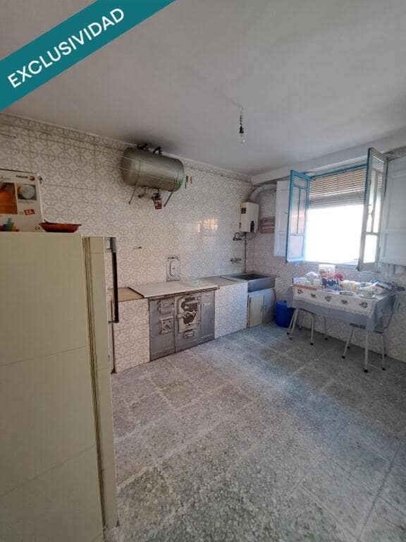 3 soverom Rekkehus til salgs i Ponferrada - € 33 500 (Ref: 9427082)