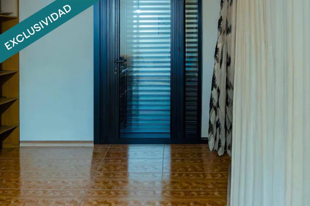 Kommersiell till salu i Parla - 330 000 € (Ref: 9427089)