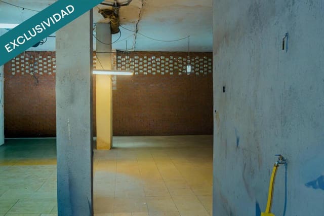 Kommersiell till salu i Parla - 330 000 € (Ref: 9427089)