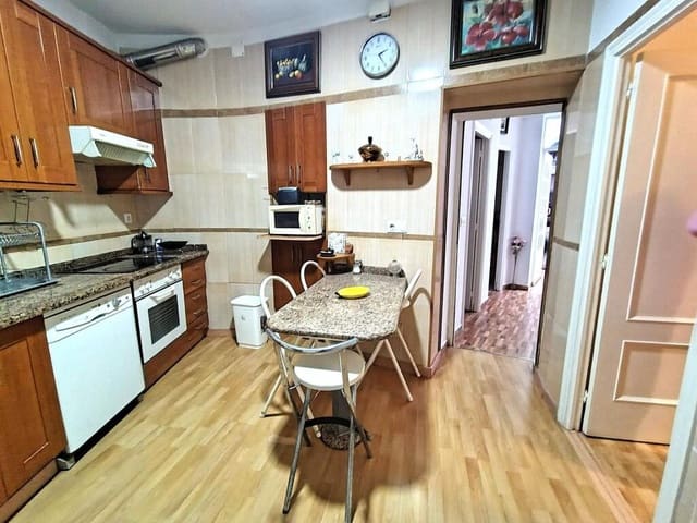 Kontor til salgs i Santiago de Compostela - € 400 000 (Ref: 9431310)