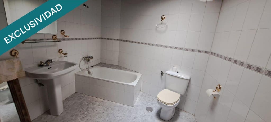 6 bedroom Finca/Country House for sale in Arganza - € 187,000 (Ref: 9431316)