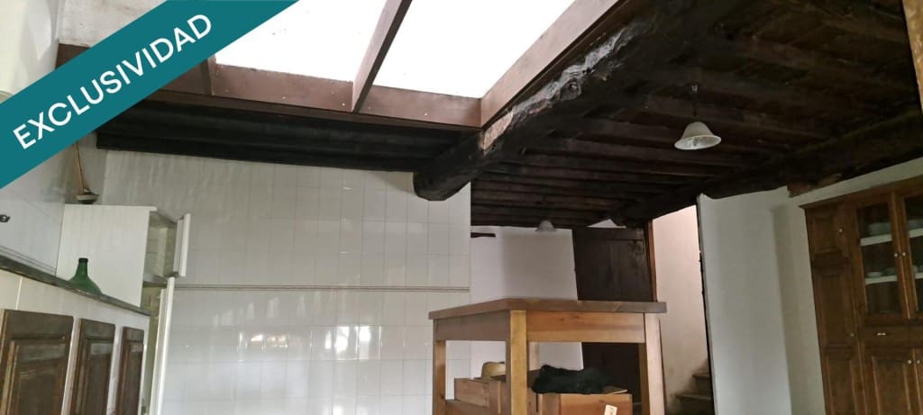 6 bedroom Finca/Country House for sale in Arganza - € 187,000 (Ref: 9431316)