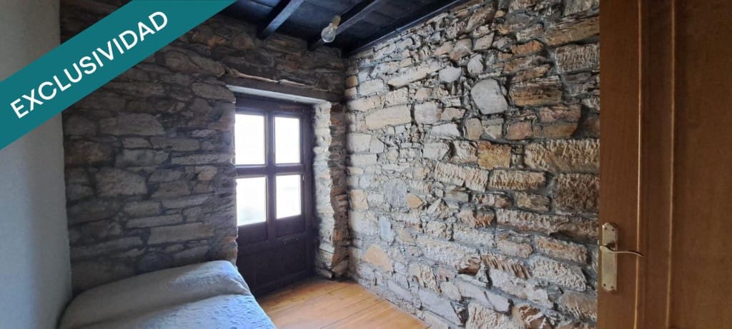 6 bedroom Finca/Country House for sale in Arganza - € 187,000 (Ref: 9431316)