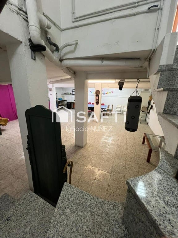 Kommersiell til salgs i Pineda de Mar med garasje - € 120 000 (Ref: 9431318)