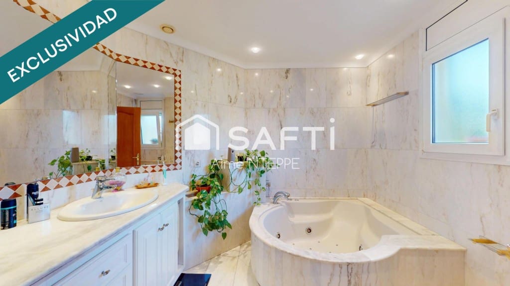 5 soverom Villa til salgs i Girona by med svømmebasseng garasje - € 630 000 (Ref: 9433294)